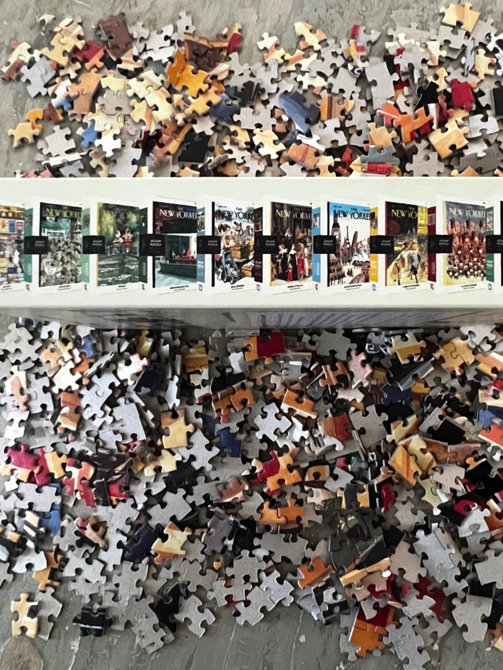 EUC [NY Puzzle Co.] 1000 Pieces < At The Stand > Book Store New Yorker Magazine - Picture 8 of 11